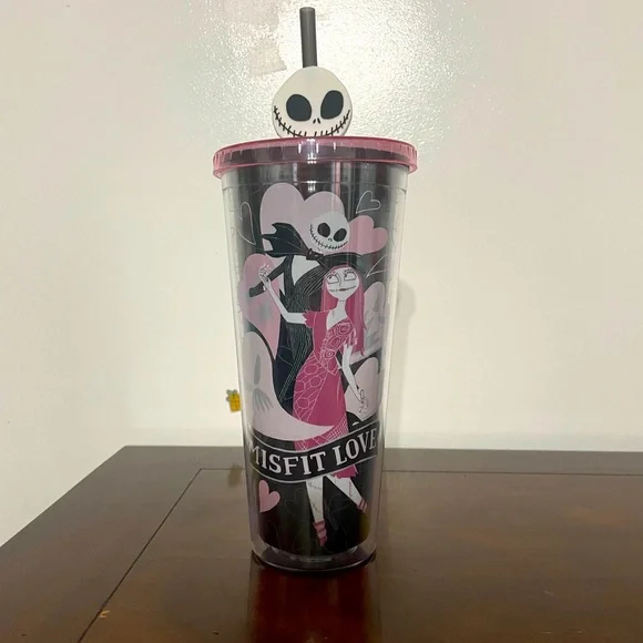 LAST ONE DISNEY THE NIGHTMARE BEFORE CHRISTMAS CARNIVAL CUP WITH LID AND STRAW - Picture 6 of 7
